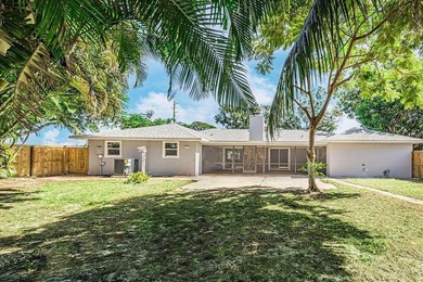 Fully renovated and move-in ready, this spacious 2,268 sqft home - photo 13