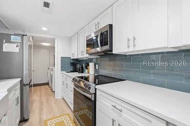 Rare Sailmaster 2 bedroom, 2 1/2 bath directly overlooking the - photo 15