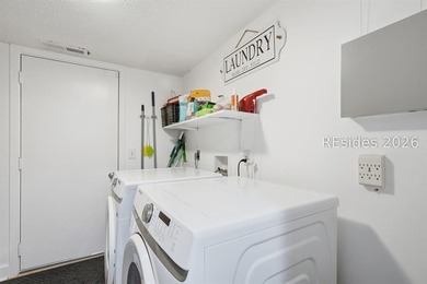 Rare Sailmaster 2 bedroom, 2 1/2 bath directly overlooking the - photo 17