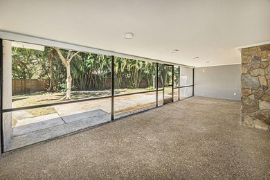 Fully renovated and move-in ready, this spacious 2,268 sqft home - photo 17