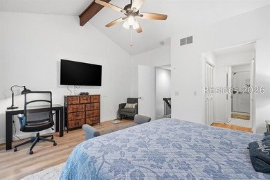 Rare Sailmaster 2 bedroom, 2 1/2 bath directly overlooking the - photo 20