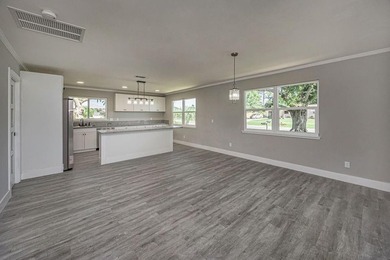 Fully renovated and move-in ready, this spacious 2,268 sqft home - photo 23