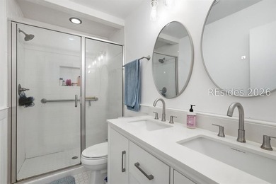 Rare Sailmaster 2 bedroom, 2 1/2 bath directly overlooking the - photo 24