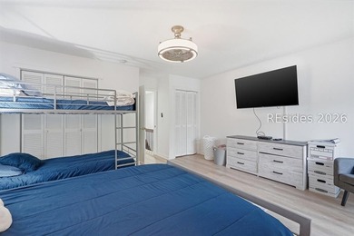 Rare Sailmaster 2 bedroom, 2 1/2 bath directly overlooking the - photo 26