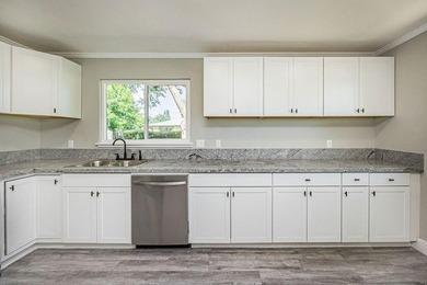 Fully renovated and move-in ready, this spacious 2,268 sqft home - photo 26