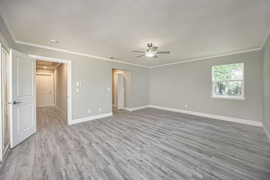 Fully renovated and move-in ready, this spacious 2,268 sqft home - photo 28