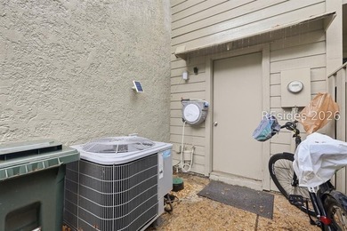 Rare Sailmaster 2 bedroom, 2 1/2 bath directly overlooking the - photo 29