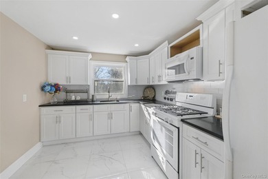 Looking for a Turn-Key Ready, stunning, and spacious home for an - photo 31
