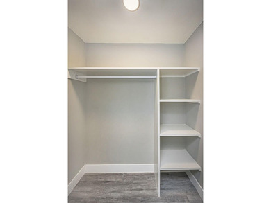 Fully renovated and move-in ready, this spacious 2,268 sqft home - photo 31