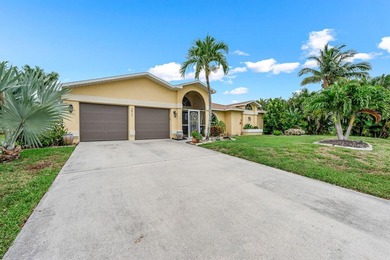 SHORT SALE POOL home off Surfside Blvd in the desirable - photo 40