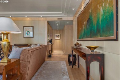 On the 24th floor of Fountain Plaza, this stunning residence - photo 9