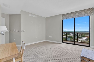 Priced to sell! The most desirable layout, corner unit in - photo 22