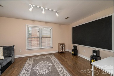 Beautiful 4-bedroom, 2.5-bath home located in a desirable gated - photo 32