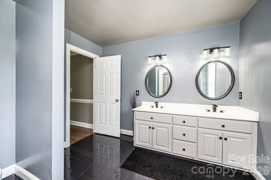 Beautiful 4-bedroom, 2.5-bath home located in a desirable gated - photo 41