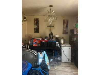 Welcome to 1317 Stratford Avenue, a well-maintained - photo 5