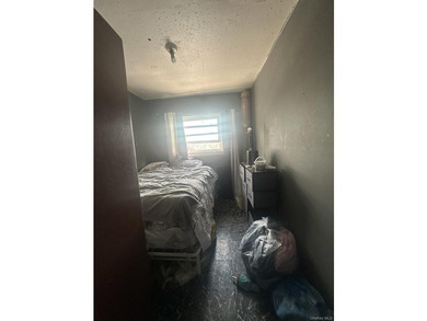 Welcome to 1317 Stratford Avenue, a well-maintained - photo 7