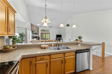 Location. Luxury. Lifestyle. This exceptional waterfront retreat - photo 11