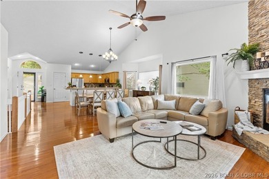 Location. Luxury. Lifestyle. This exceptional waterfront retreat - photo 13