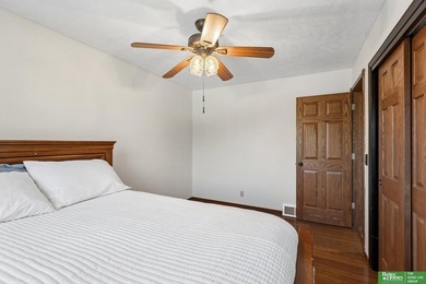 Beautifully maintained 3 bed, 3 bath home located on a quiet - photo 22