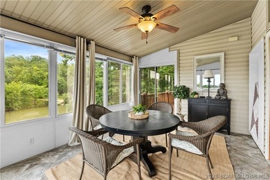 Location. Luxury. Lifestyle. This exceptional waterfront retreat - photo 25