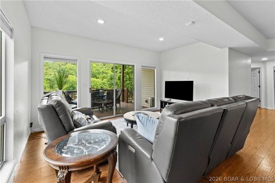 Location. Luxury. Lifestyle. This exceptional waterfront retreat - photo 30