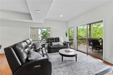 Location. Luxury. Lifestyle. This exceptional waterfront retreat - photo 31