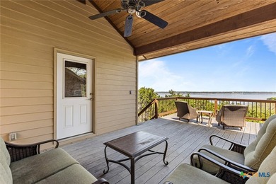 DISCOVER SERENE LAKE LIVING IN THIS EXCEPTIONAL 4 BEDROOM, 3.5 - photo 31