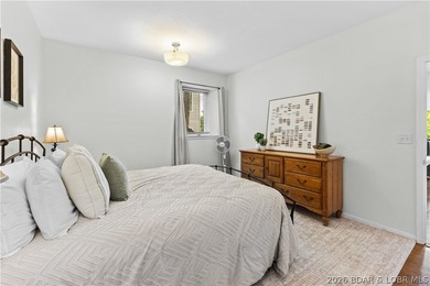 Location. Luxury. Lifestyle. This exceptional waterfront retreat - photo 34