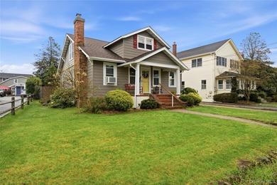 Prime location South of Montauk Highway! This spacious 4-bedroom - photo 3