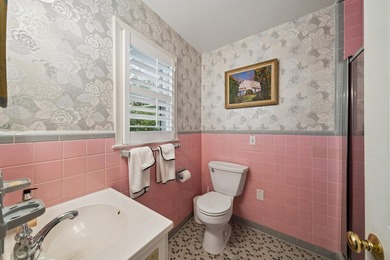 Welcome to 114 Live Oak Drive, a charming three-bedroom - photo 25