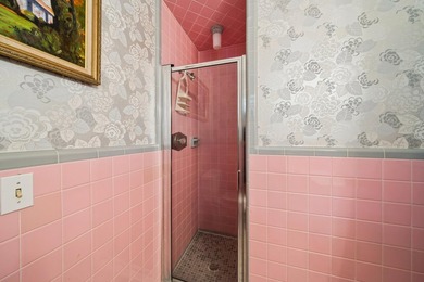 Welcome to 114 Live Oak Drive, a charming three-bedroom - photo 26