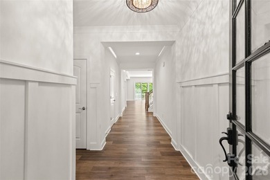 Welcome to lake living at its finest in the highly desirable - photo 8