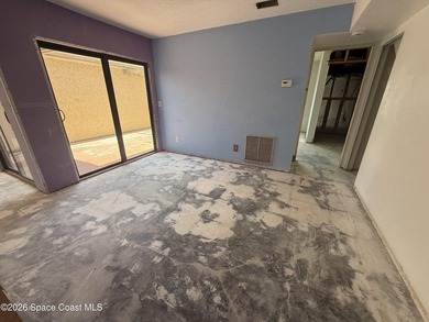This 3 bedroom 2 bathroom home offers the ultimate blank canvas - photo 4