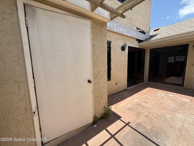 This 3 bedroom 2 bathroom home offers the ultimate blank canvas - photo 10