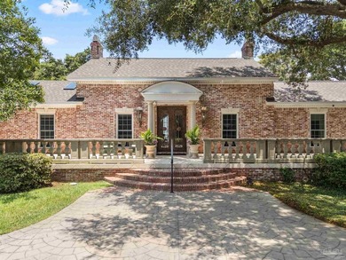 1.1 acres in the heart of Gulf Breeze Proper! This fine estate - photo 3