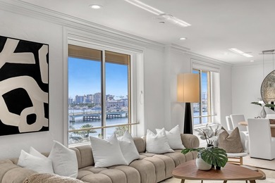 Beautifully refreshed, this spacious 2-bedroom residence (easily - photo 2