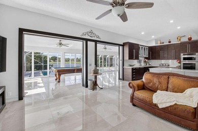 Beautifully updated 4BR/3BA pool home w/long lake views in - photo 13