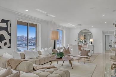 Beautifully refreshed, this spacious 2-bedroom residence (easily - photo 3