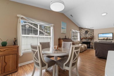Rare opportunity in Azalea Place-homes here hardly ever hit the - photo 14