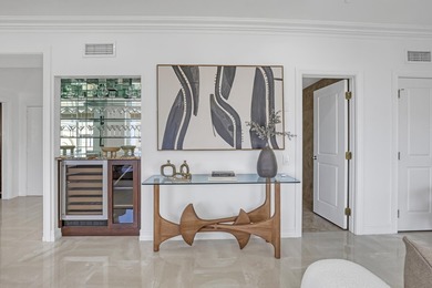 Beautifully refreshed, this spacious 2-bedroom residence (easily - photo 6