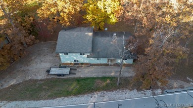 You read that right-a lake home on Horseshoe Bend with a garage - photo 8
