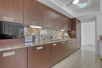 Beautifully refreshed, this spacious 2-bedroom residence (easily - photo 8