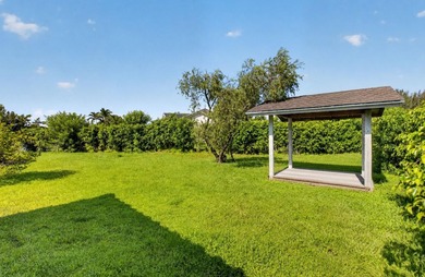 Beautifully updated 4BR/3BA pool home w/long lake views in - photo 28