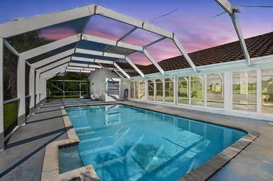 Beautifully updated 4BR/3BA pool home w/long lake views in - photo 37