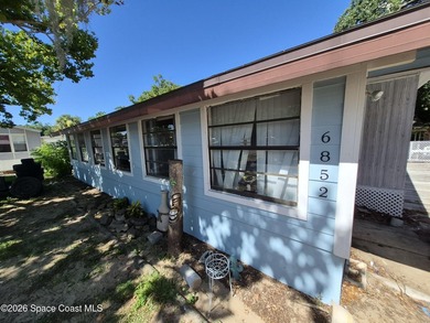 Motivated seller! Excellent opportunity with this 3 bed 2 bath - photo 2