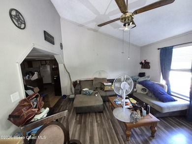 Motivated seller! Excellent opportunity with this 3 bed 2 bath - photo 6