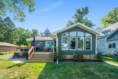Lake Home Sale Pending in Lake Holiday, Illinois