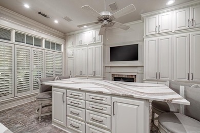 EXQUISITE. Seeing is believing. Amenities & storage galore - photo 11