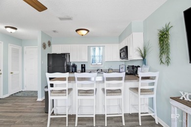 Charming 1 bedroom/1 bath condo completely renovated & turn-key - photo 3