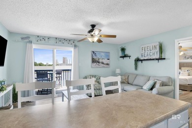 Charming 1 bedroom/1 bath condo completely renovated & turn-key - photo 8